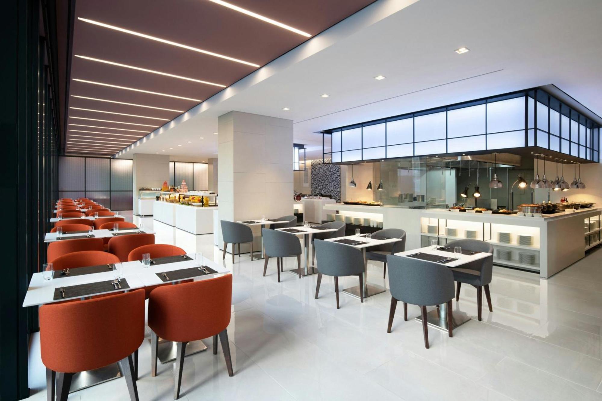 Courtyard By Marriott Suwon Hotel Bagian luar foto